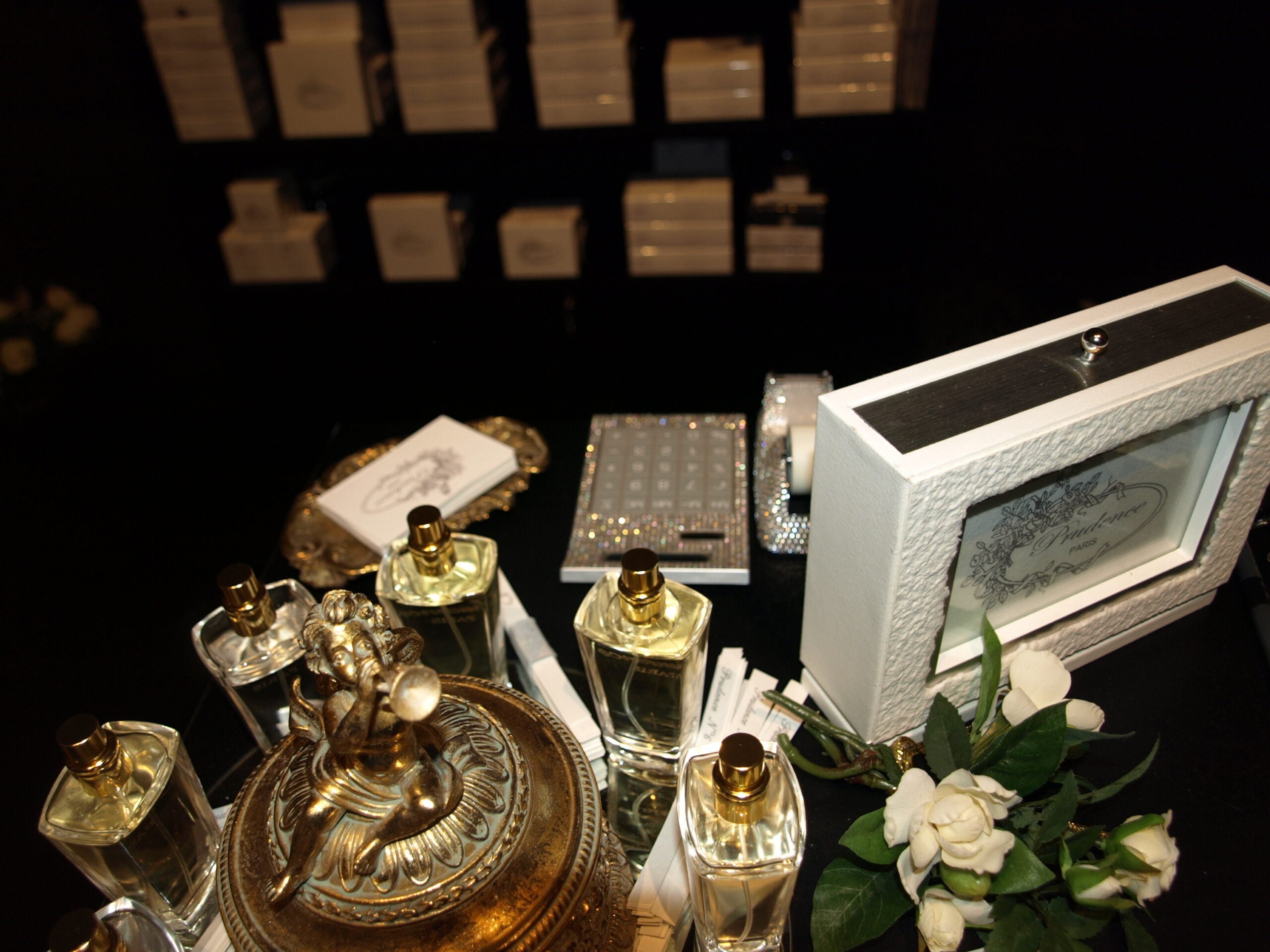 Sledujte kalkulačku a šneka na lepičku.