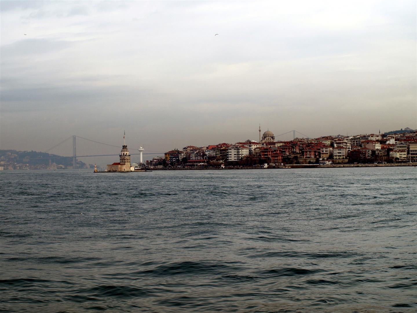 A taky odsud poprvé uvidíte Traversée du Bosphore...