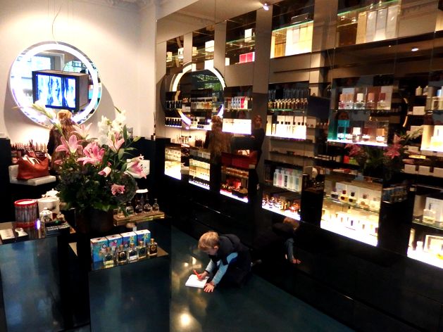 OLYMPUS DIGITAL CAMERA