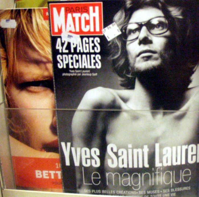 1971: Paris Match otiskl mužkou bradavku na titulní straně. Tedy skoro.